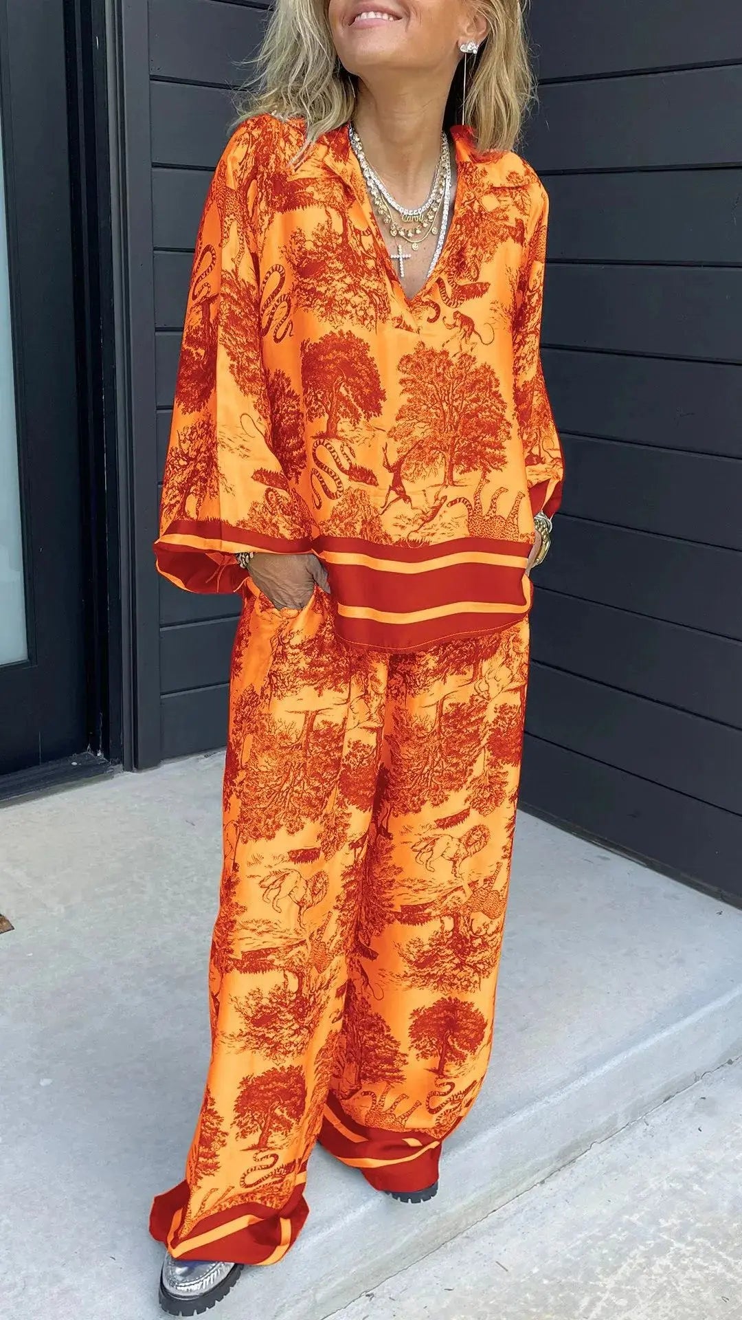 Mühelose Loungehose aus Satin mit Blumenmuster