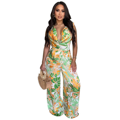Der Jumpsuit mit Wasserfallausschnitt