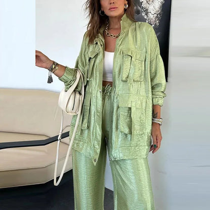 Set aus einfarbiger Utility-Jacke und Hose mit Kordelzug
