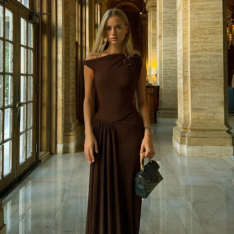 Das drapierte Mesh-Maxikleid
