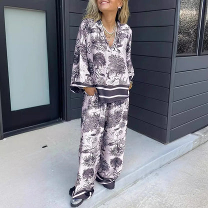 Mühelose Loungehose aus Satin mit Blumenmuster