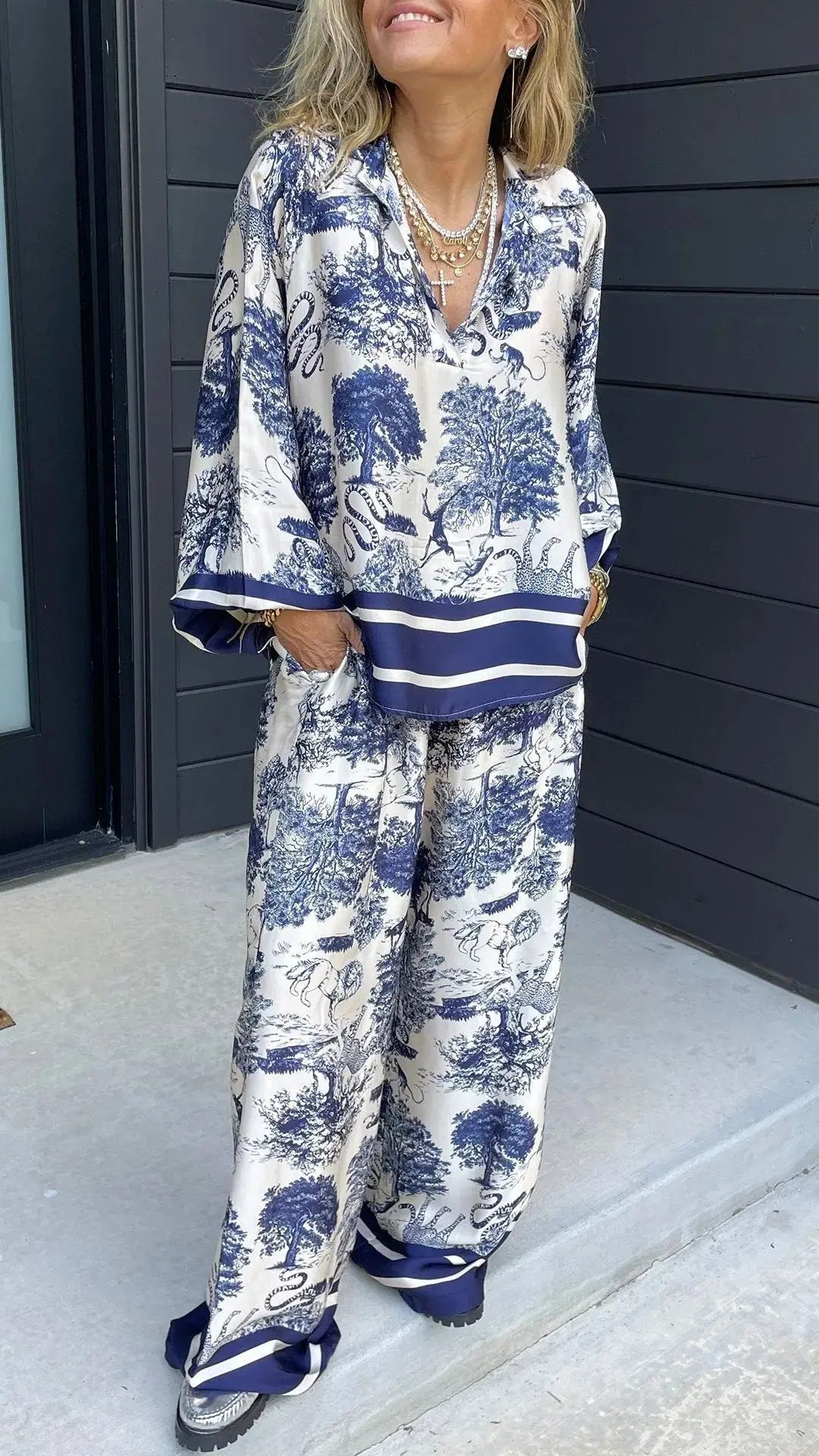 Mühelose Loungehose aus Satin mit Blumenmuster