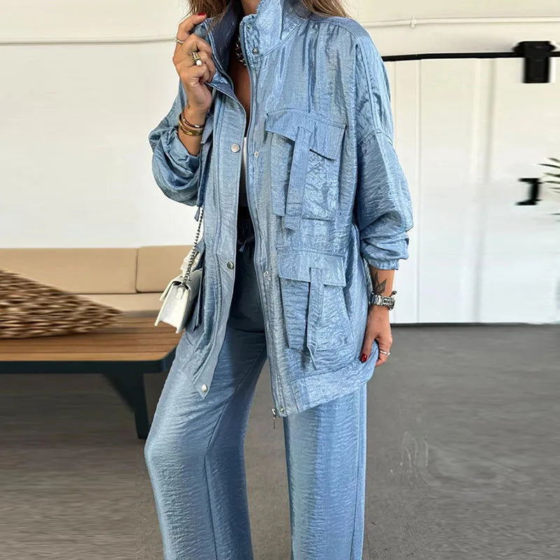 Set aus einfarbiger Utility-Jacke und Hose mit Kordelzug