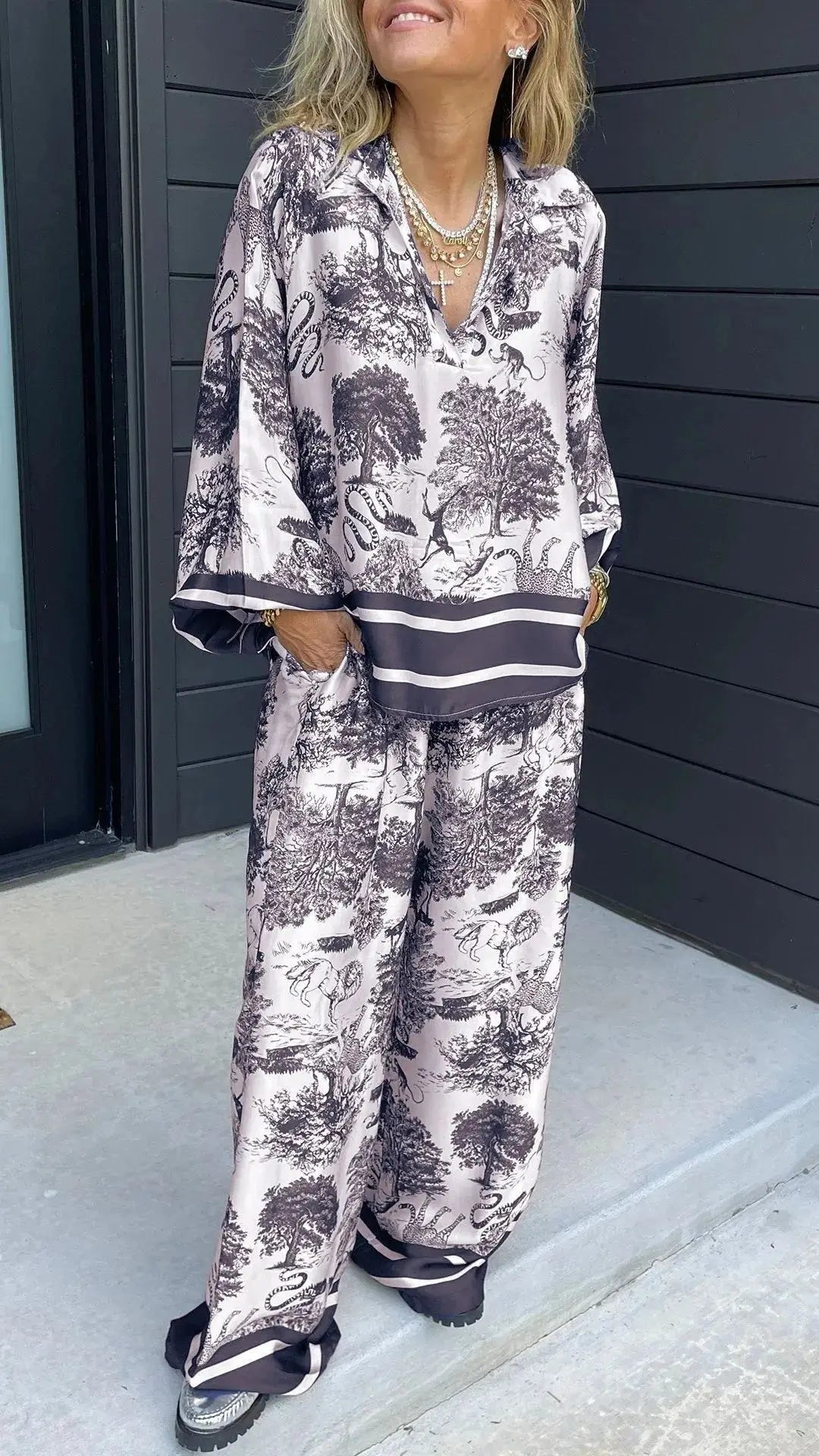 Mühelose Loungehose aus Satin mit Blumenmuster