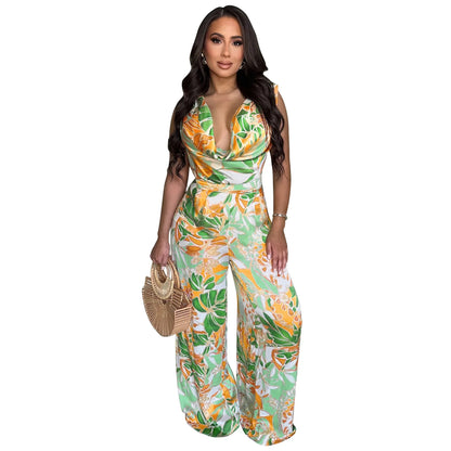 Der Jumpsuit mit Wasserfallausschnitt